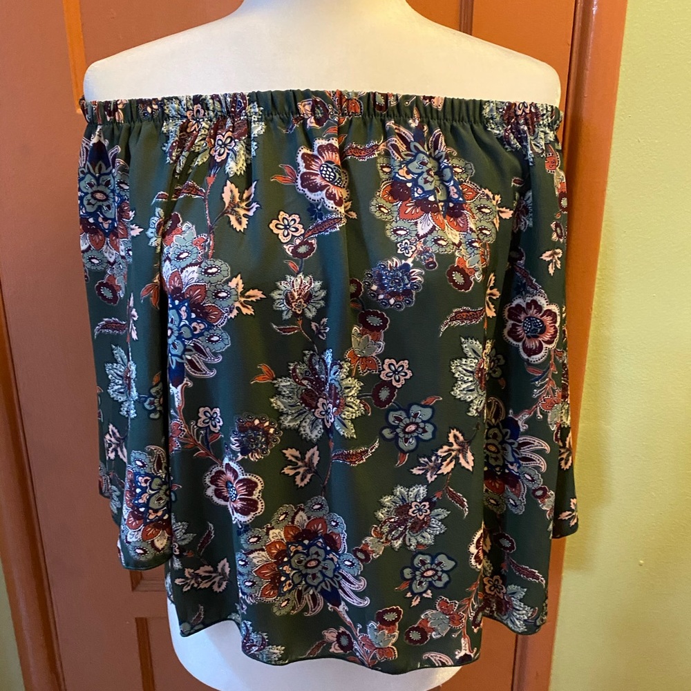 Off shoulder blouse in hunter green color